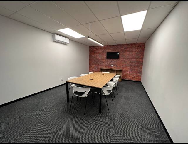 138M² OFFICE TO LET IN HYDE PARK